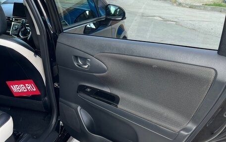 Toyota Wish II, 2014 год, 1 550 000 рублей, 24 фотография