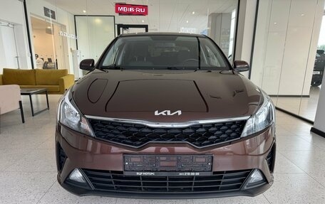 KIA Rio IV, 2022 год, 1 800 000 рублей, 2 фотография