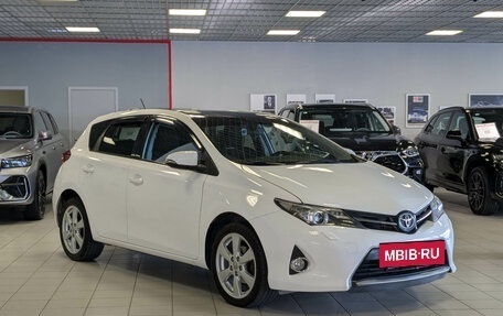 Toyota Auris II, 2013 год, 1 265 000 рублей, 2 фотография
