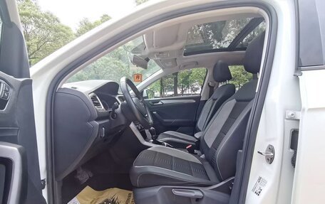 Volkswagen T-Roc I, 2022 год, 1 555 000 рублей, 9 фотография
