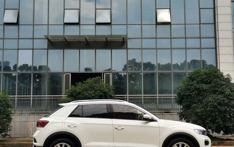 Volkswagen T-Roc I, 2022 год, 1 555 000 рублей, 4 фотография