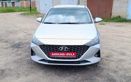Hyundai Solaris II рестайлинг, 2020 год, 1 350 000 рублей, 1 фотография
