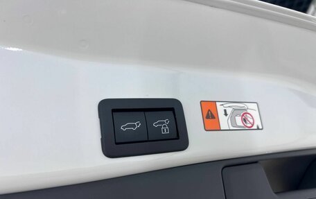 Toyota RAV4, 2026 год, 3 990 000 рублей, 27 фотография