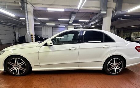 Mercedes-Benz E-Класс, 2011 год, 1 300 000 рублей, 3 фотография