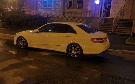 Mercedes-Benz E-Класс, 2011 год, 1 300 000 рублей, 2 фотография