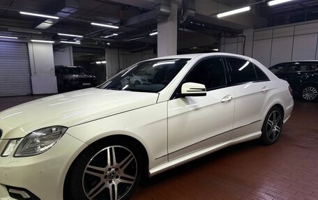 Mercedes-Benz E-Класс, 2011 год, 1 300 000 рублей, 5 фотография