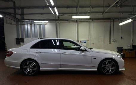 Mercedes-Benz E-Класс, 2011 год, 1 300 000 рублей, 11 фотография