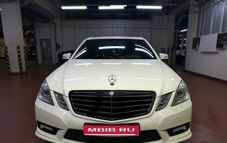 Mercedes-Benz E-Класс, 2011 год, 1 300 000 рублей, 8 фотография