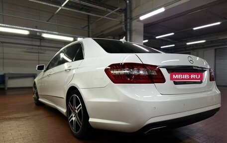 Mercedes-Benz E-Класс, 2011 год, 1 300 000 рублей, 10 фотография
