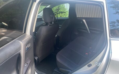 Toyota RAV4, 2017 год, 2 300 000 рублей, 4 фотография