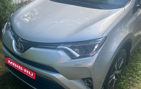 Toyota RAV4, 2017 год, 2 300 000 рублей, 9 фотография