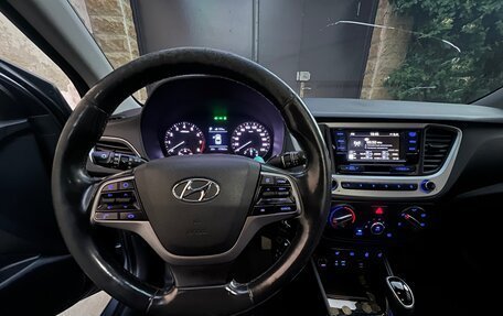 Hyundai Solaris II рестайлинг, 2017 год, 1 240 000 рублей, 10 фотография