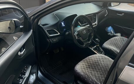 Hyundai Solaris II рестайлинг, 2017 год, 1 240 000 рублей, 8 фотография