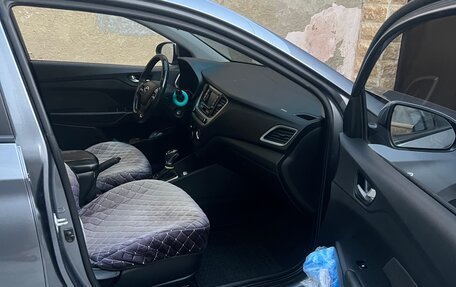 Hyundai Solaris II рестайлинг, 2017 год, 1 240 000 рублей, 7 фотография