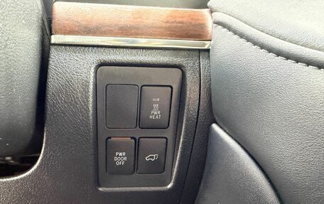 Toyota Land Cruiser 200, 2016 год, 5 600 000 рублей, 30 фотография