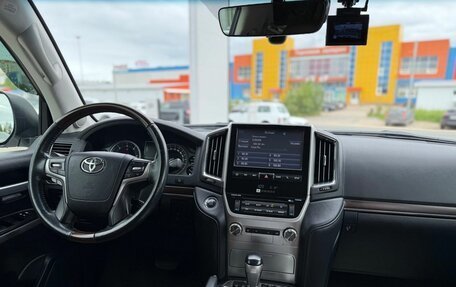 Toyota Land Cruiser 200, 2016 год, 5 600 000 рублей, 31 фотография