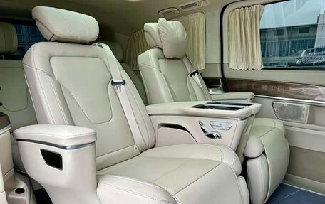 Mercedes-Benz V-Класс, 2022 год, 5 535 000 рублей, 8 фотография