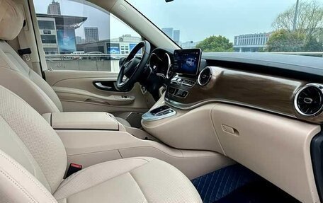 Mercedes-Benz V-Класс, 2022 год, 5 535 000 рублей, 7 фотография