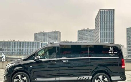 Mercedes-Benz V-Класс, 2022 год, 5 535 000 рублей, 4 фотография