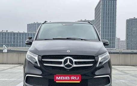 Mercedes-Benz V-Класс, 2022 год, 5 535 000 рублей, 2 фотография