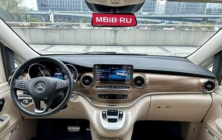 Mercedes-Benz V-Класс, 2022 год, 5 535 000 рублей, 9 фотография