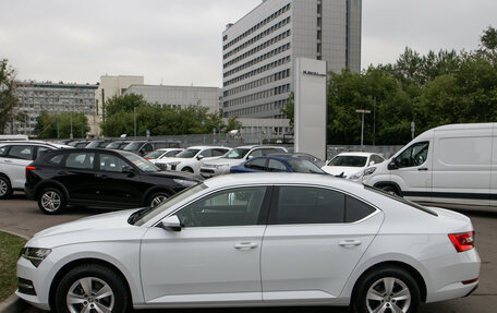 Skoda Superb III рестайлинг, 2021 год, 3 190 000 рублей, 7 фотография