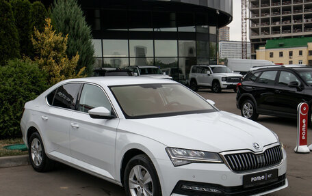 Skoda Superb III рестайлинг, 2021 год, 3 190 000 рублей, 2 фотография