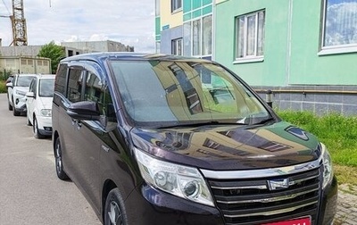 Toyota Noah III, 2015 год, 1 920 000 рублей, 1 фотография