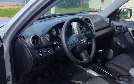 Toyota RAV4, 2005 год, 900 000 рублей, 7 фотография