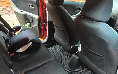 Toyota Yaris III рестайлинг, 2009 год, 605 000 рублей, 12 фотография
