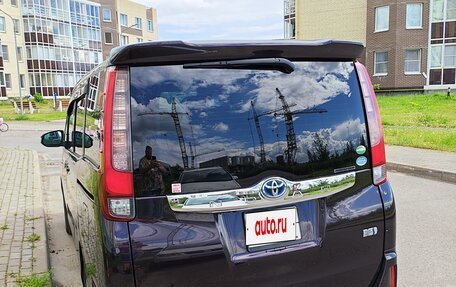Toyota Noah III, 2015 год, 1 920 000 рублей, 5 фотография
