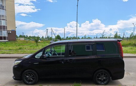 Toyota Noah III, 2015 год, 1 920 000 рублей, 4 фотография