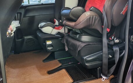 Toyota Noah III, 2015 год, 1 920 000 рублей, 10 фотография