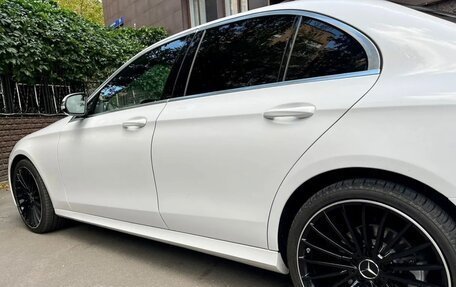 Mercedes-Benz E-Класс, 2017 год, 2 700 000 рублей, 3 фотография