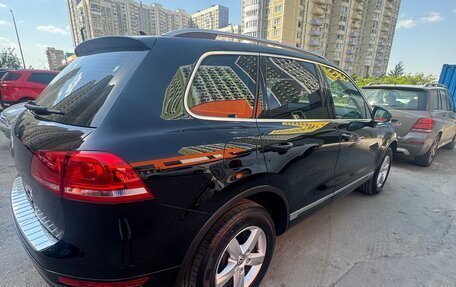 Volkswagen Touareg III, 2011 год, 2 250 000 рублей, 10 фотография