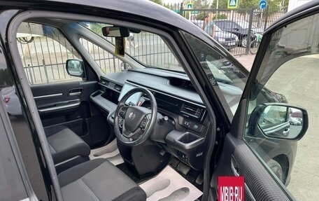 Honda Stepwgn IV, 2017 год, 1 699 000 рублей, 16 фотография