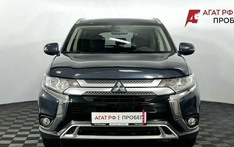 Mitsubishi Outlander III рестайлинг 3, 2019 год, 1 990 000 рублей, 3 фотография