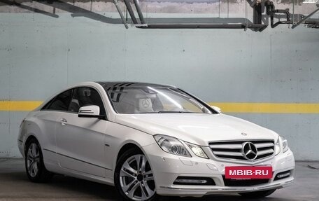 Mercedes-Benz E-Класс, 2011 год, 1 350 000 рублей, 4 фотография
