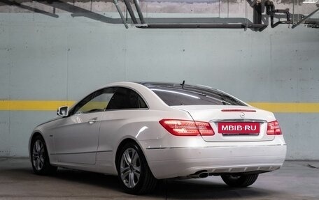 Mercedes-Benz E-Класс, 2011 год, 1 350 000 рублей, 8 фотография