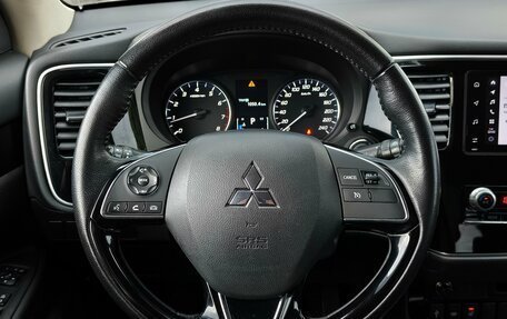 Mitsubishi Outlander III рестайлинг 3, 2020 год, 1 540 000 рублей, 13 фотография