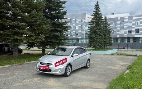 Hyundai Solaris II рестайлинг, 2012 год, 800 000 рублей, 1 фотография