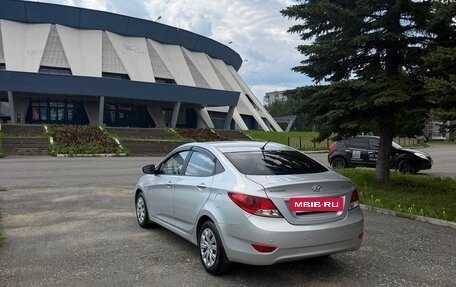 Hyundai Solaris II рестайлинг, 2012 год, 800 000 рублей, 5 фотография