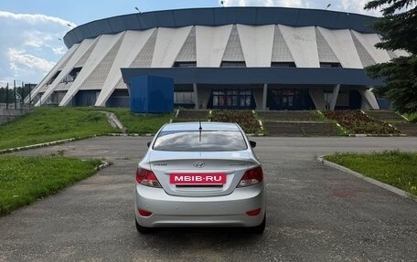 Hyundai Solaris II рестайлинг, 2012 год, 800 000 рублей, 4 фотография