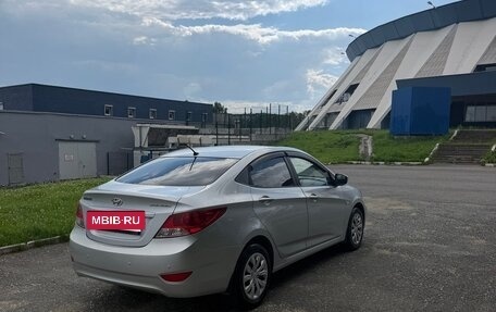 Hyundai Solaris II рестайлинг, 2012 год, 800 000 рублей, 3 фотография