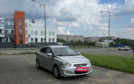 Hyundai Solaris II рестайлинг, 2012 год, 800 000 рублей, 2 фотография