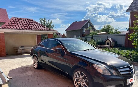 Mercedes-Benz E-Класс, 2012 год, 1 250 000 рублей, 3 фотография