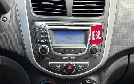 Hyundai Solaris II рестайлинг, 2011 год, 845 000 рублей, 10 фотография