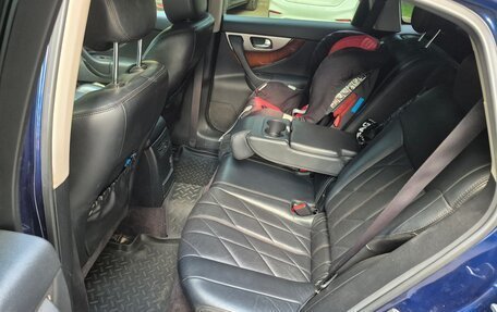 Infiniti QX70, 2014 год, 2 390 000 рублей, 13 фотография
