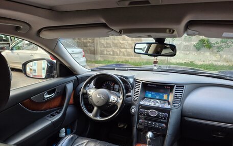 Infiniti QX70, 2014 год, 2 390 000 рублей, 11 фотография