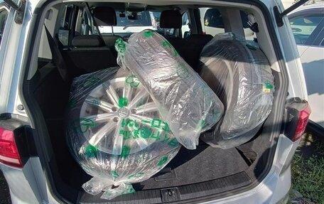 Volkswagen Touran III, 2015 год, 1 475 000 рублей, 5 фотография